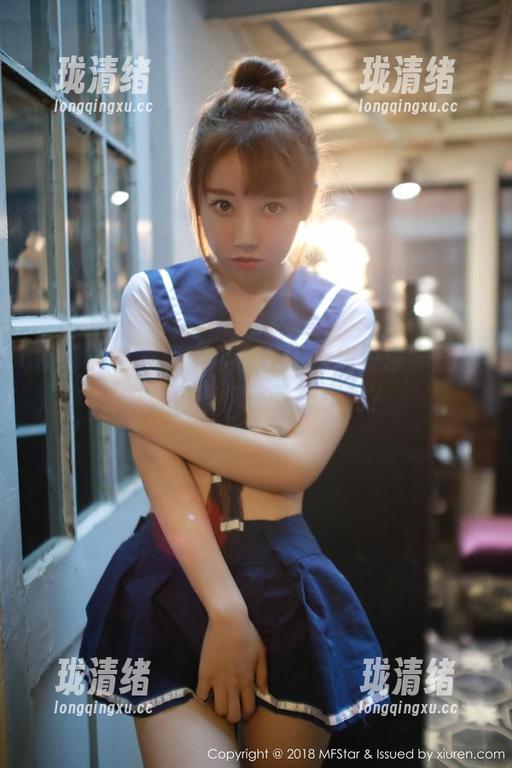 模范学院-薛琪琪 模范学院 - 薛琪琪在在线合集里演绎连体衣,值得你停下脚步吗?