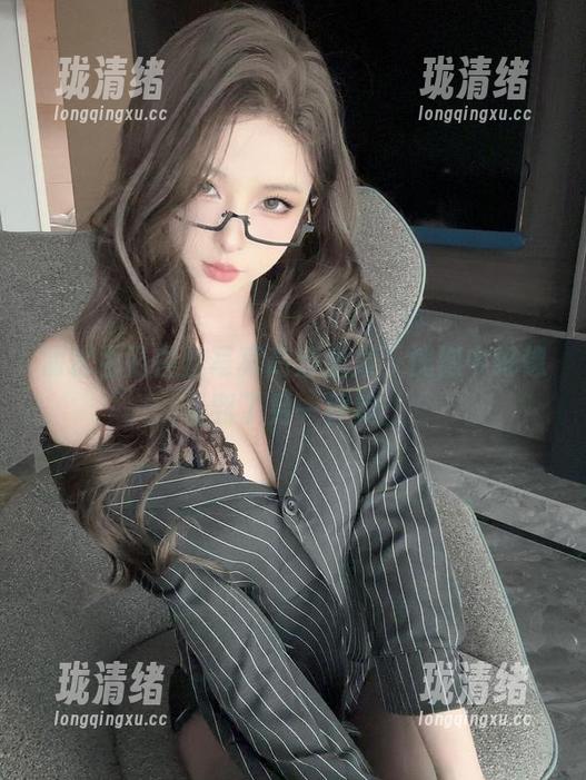清水由乃白丝写真高清图集，恍惚中好像看到了另一种美。