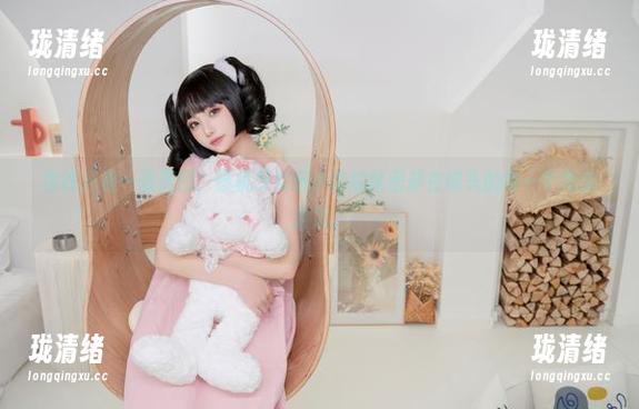 也许只是一张美图，爆机少女喵小吉的秘密却在镜头的每一个角落游荡。