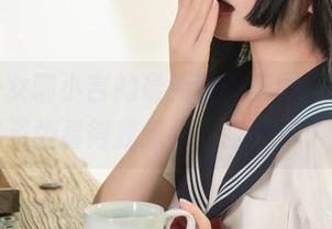 爆机少女喵小吉的最新瑜伽美图，哎呀，这姿势看得我想买一张垫子了！