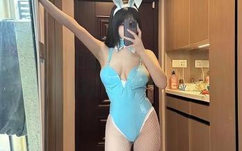 微密圈 – 原图直击！琳铛铛的私拍，紫色蕾丝真的是个特别的存在……慌得一批。
