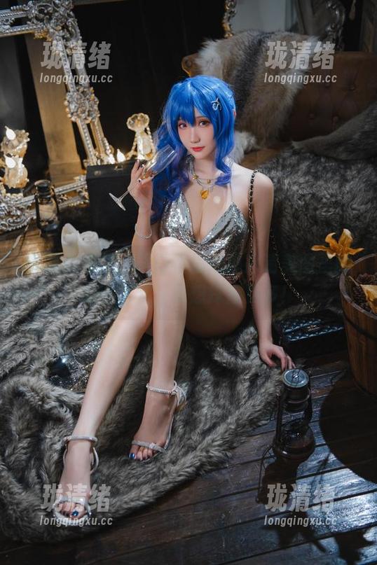 说到瓜希酱，不得不提她那高清美图里的足部细节，真想探索更多！