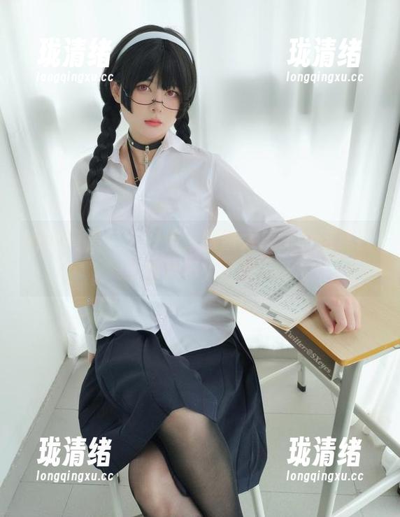 私房背景这么好看，眼酱大魔王w这夏日图片不火才怪