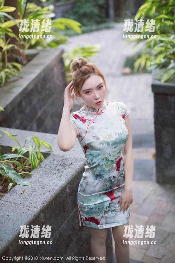 秀人网 - 厨娘模式开了，九尾Ivy美图更新总让人想多看几眼！