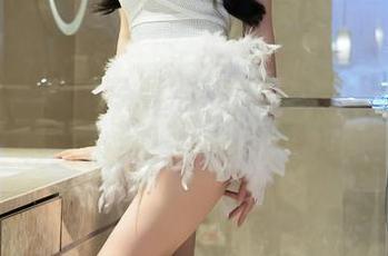 秀人网 – 定制专属婚纱，把写真拍得像自己一样独特——伍晓丽Shirley版