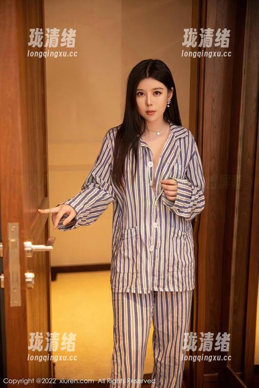秀人网 - 礼服之下，奶瓶子带你飞出屏幕——高清绝美图册！
