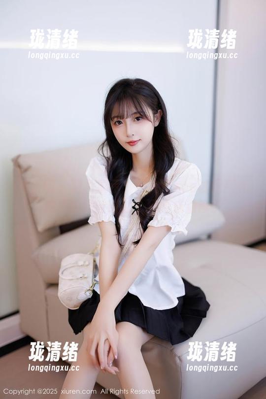 秀人网 - 图片展示：戴允祺zoe试图用礼服拯救尴尬时刻，猜猜成功没？
