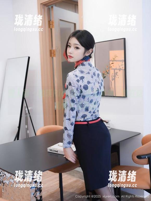 秀人网 - 柚琪Rich的灰丝写真集，放在这儿供大家评评