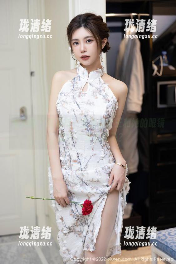 秀人网 - 高清呵，邹晶晶女王和她的眼镜，那不只是装饰吧？