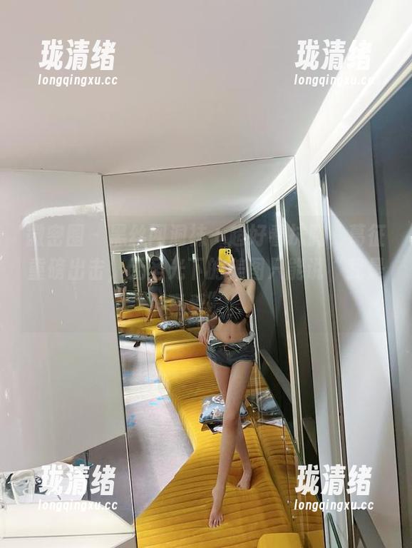 微密圈 - 黑丝网洞袜＋超好看抹胸，葛征重磅出击，无圣光下的美图只能说“我是真爱”。