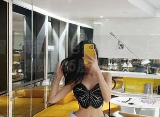微密圈 – 葛征的粉色蕾丝写真—上半年最想赞的45度角仰望！