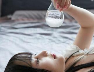 蜜桃社 – 吴凯莉Kelly的美图：油亮到让人移不开眼，你确定这真少了圣光？