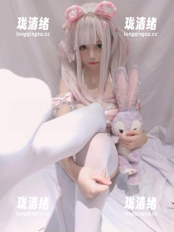 最新蜜汁猫裘的办公室套图，让你好奇谁在认真工作？