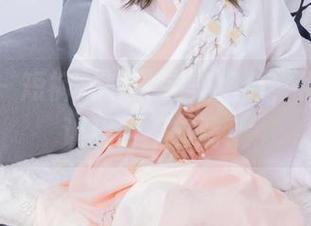 袜啵啵 – 短裤+熊熊=完美组合，福利图集让我目不转睛！