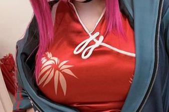 贝贝琪Becky：最新写真集——穿上红裙，像是在漫游童话里！