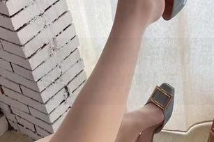 微密圈 – 论软妹小九九的车内作品：温馨与微妙的冲突并存