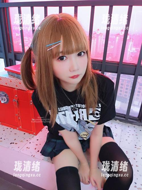 铭铭kizami的私拍：海风轻拂的图集，真想和她一起