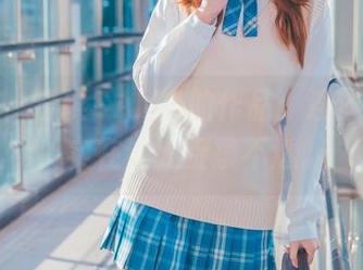 这体态，雪琪SAMA的作品：连体机械猫，实在让人捉摸不透。