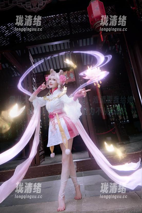 露儿大魔王的水手服COS，难道要我给她当水手男友吗？我可能力不从心啊