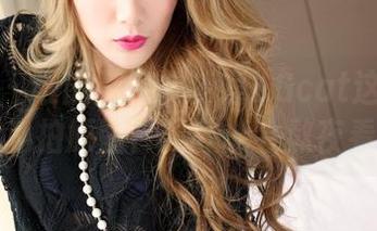 青豆客 – 谁能拒绝沈梦瑶_Gcat这张草莓少女私拍原图？我可能会熬夜看……