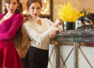 青豆客 – 看，程彤颜穿水手服了，写真里的海浪似乎也在打招呼！