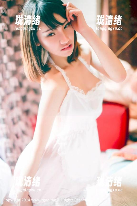 青豆客 - 绮里嘉的校园写真，这画面倒是让人停下来多看几眼。