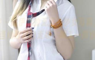 青豆客 – 赵伊彤的无圣光少女写真，突然就想当她那样的无畏，叫人一阵恍惚。