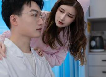 鹿八岁baby最近更新的套图，御姐风范，轻松撩拨心弦！