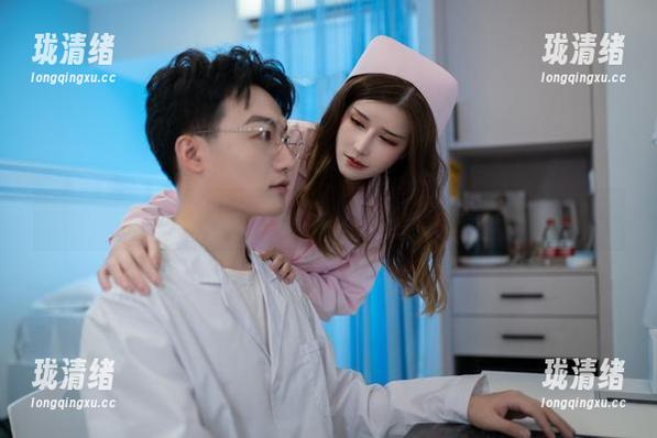 鹿八岁baby最近更新的套图，御姐风范，轻松撩拨心弦！